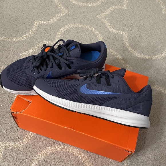 NIKE DOWNSHIFTER 9 (GS) NWT - Picture 7 of 11